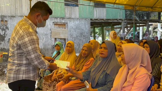 Polusi Udara Pangkep Mengkhawatirkan, DPRD Bergerak Bagikan Masker Gratis