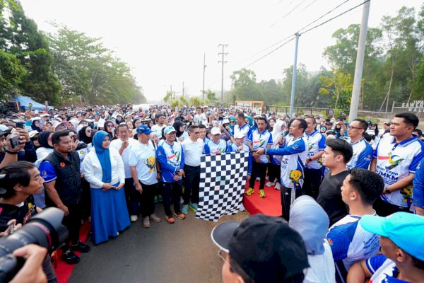 Tutup Rangkaian Harkopnas, Gubernur Andi Sudirman Lepas Ribuan Peserta Jalan Sehat Anti Mager di Sorowako