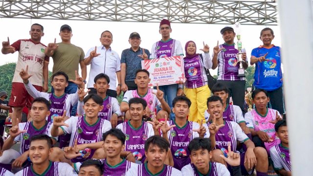 Bawalipu Back to Back Juara, Bupati Irwan Apresiasi Sportivitas Turnamen Wotu