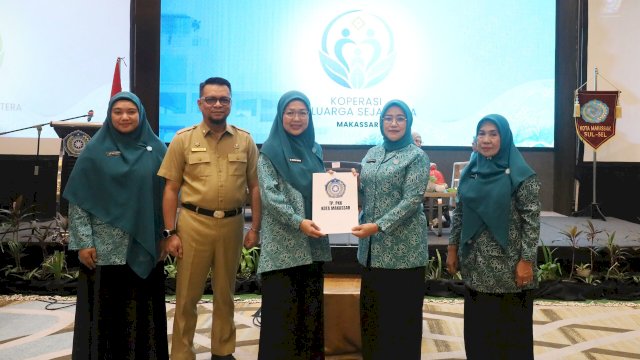TP PKK Kota Makassar menggelar Capacity Building TP PKK Kota Makassar Tahun 2026 dengan tema &ldquo;Komunikasi Efektif, Santun, Transparan dan Kolaboratif di Setiap Jenjang Kepengurusan&rdquo;.