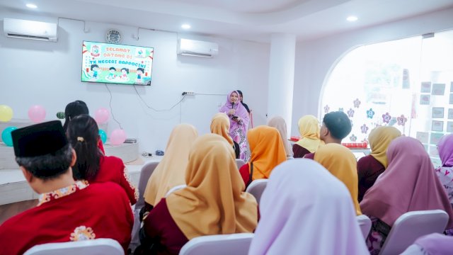 Pokja Bunda PAUD Kota Makassar menerima kunjungan studi tiru dari Pokja Bunda PAUD Kota Mataram dalam rangka berbagi praktik baik pengembangan Pendidikan Anak Usia Dini Holistik Integratif (PAUD HI).
