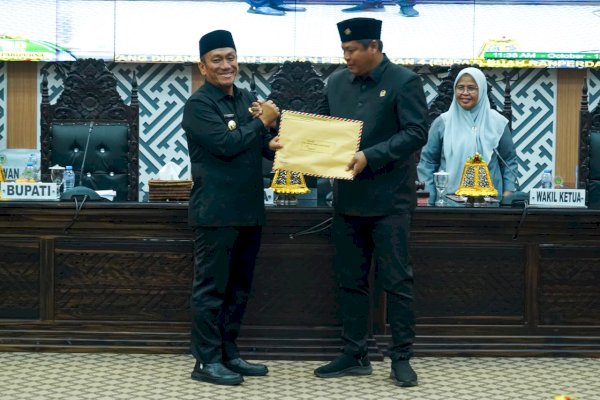 Pemkab Lutim Serahkan Empat Ranperda, Perkuat Landasan Hukum dan Pelayanan