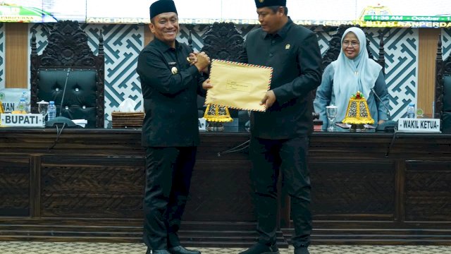 Pemkab Lutim Serahkan Empat Ranperda, Perkuat Landasan Hukum dan Pelayanan