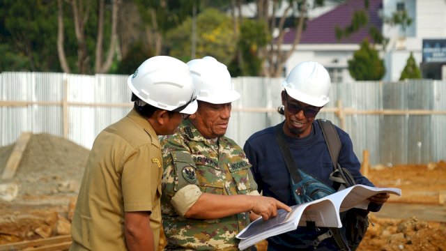 Tinjau Proyek Strategis Daerah, Bupati Ibas Tekankan Kualitas dan Ketepatan Pelaksanaan