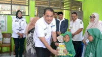 Cegah Stunting, Pemkab Maros Salurkan Susu untuk Anak Usia 5&ndash;8 Tahun