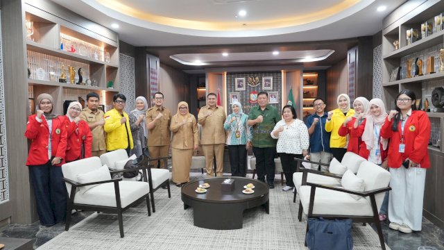 Wali Kota Makassar, Munafri Arifuddin, menerima audiensi dari sejumlah perwakilan dosen dan mahasiswa Departemen HI UI dan Unhas di Balai Kota Makassar.
