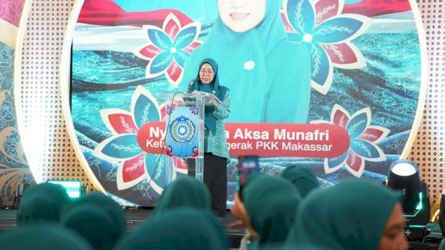 Ketua Tim Penggerak PKK Kota Makassar, Melinda Aksa Munafri, secara resmi membuka Pameran UMKM dan Jambore dalam rangka Hari Kesatuan Gerak (HKG) PKK Kota Makassar.
