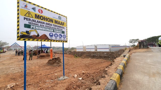 Proses pembangunan Stadion Untia, di Kelurahan Untia, Makassar.