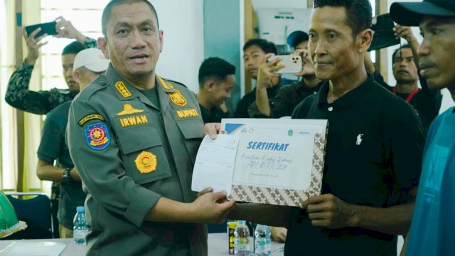 Serahkan Bantuan Bedah Rumah untuk 400 Penerima, Bupati Ibas : Tak Ada Potongan Dana