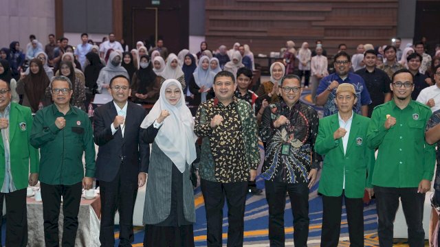 Wali Kota Makassar, Munafri Arifuddin, saat menghadiri Silaturahmi dan Pertemuan Ilmiah Berkala Nasional (SPINAL) ke-6 Ikatan Alumni Fakultas Kedokteran Universitas Muslim Indonesia (IKA FK UMI).