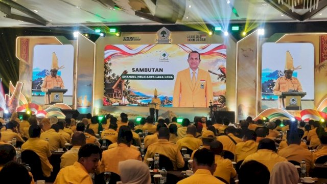 Wakil Ketua Umum DPP Partai Golkar Bidang Pemenangan Pemilu Wilayah Indonesia Timur, Emanuel Melkiades Laka Lena, saat sambutan di Bimtek FPG Anggota DPRD Provinsi, Kabupaten/Kota se-Indonesia Timur.