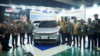 55 Tahun di Indonesia, Toyota Genjot Pasar Elektrifikasi Lewat bZ4X Touring dan Land Cruiser Hybrid