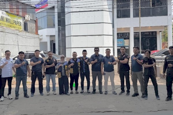 Jumat Berkah NasDem Sulsel, Pengguna Jalan hingga Ojol Kebagian Makanan Gratis
