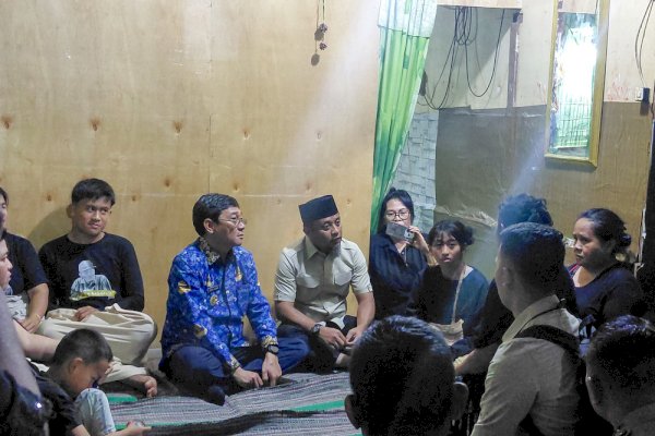 Andi Sudirman Beri Santunan-Biaya Pendidikan Anak Petugas Karhutla yang Gugur di Torut
