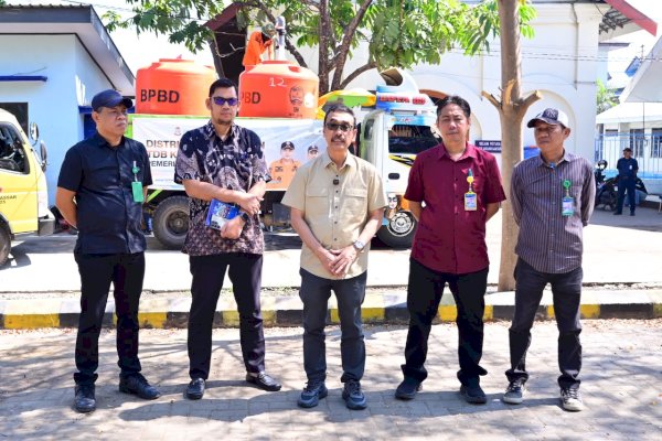 Bersama BPBD hingga TNI-Polri, PDAM Makassar Salurkan 2.550 M³ Air Bersih ke Warga Terdampak Kekeringan