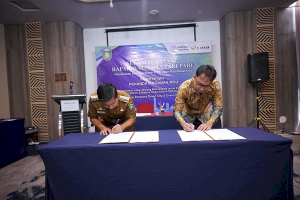 Dukung Parepare Smart City, Pemkot Teken MoU Pemasangan Charging Station dan Battery Swap Station