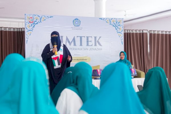 TP PKK Makassar Gelar Bimtek Perawatan Jenazah, Bagikan Paket Perlengkapan ke Tiap Kelurahan