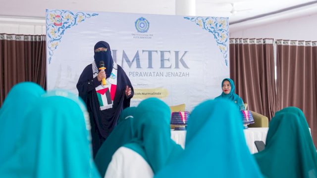 TP PKK Makassar Gelar Bimtek Perawatan Jenazah, Bagikan Paket Perlengkapan ke Tiap Kelurahan