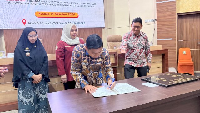 Dorong Pembangunan Ramah Lingkungan, Tasming Hamid Apresiasi Inovasi Mortar Komposit dan Biofertilizer Unhas