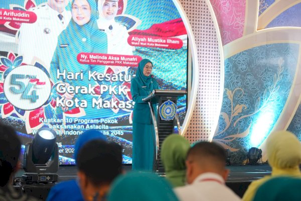 Puluhan Tahun Mengabdi, Tujuh Kader TP PKK Makassar Terima Penghargaan Adibakti