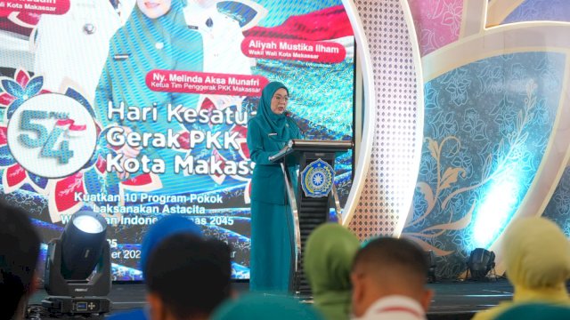 Puluhan Tahun Mengabdi, Tujuh Kader TP PKK Makassar Terima Penghargaan Adibakti