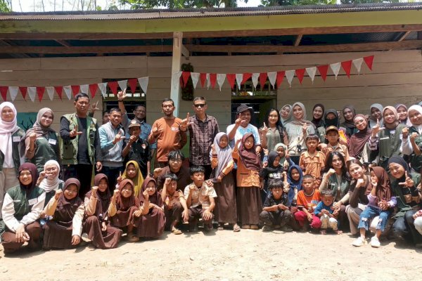 Sambung Tangan Dorong Keberlanjutan Pendidikan Anak-Anak Kampung Bara-Barayya di Maros