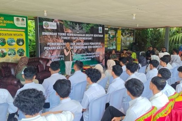Kemenhut Dorong Generasi Muda Kembangkan Wisata Edukasi Berbasis Hutan di Sumatera Barat