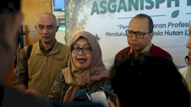 Kukuhkan Dewan Pengurus ASGANISPH Nasional, Dirjen PHL Kemenhut Ingatkan Integritas Menjadi Kunci Hutan Lestari