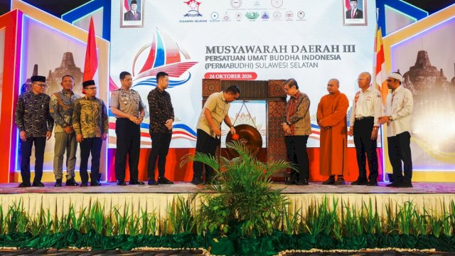 Pj Sekda Sulsel Andi Winarno Eka Putra, mewakili Gubernur Sulawesi Selatan Andi Sudirman Sulaiman membuka Musyawarah Daerah III Persatuan Umat Buddha Indonesia (Permabudhi) Sulsel.