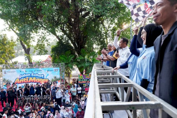 Andi Sudirman-Fatmawati Rusdi Lepas Puluhan Ribu Peserta Jalan Sehat Anti Mager dan Kirab Swasembada Pangan