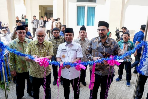 Gubernur Sulsel Andi Sudirman Dorong Penghafal Al-Qur’an Unismuh Kuliah ke Timur Tengah